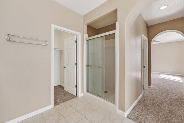 628 Pioneer Ave, Lathrop, CA 95330