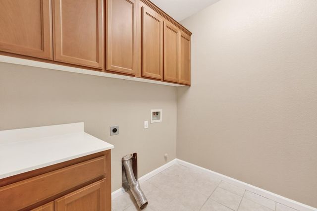 628 Pioneer Ave, Lathrop, CA 95330