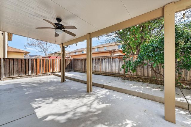 628 Pioneer Ave, Lathrop, CA 95330