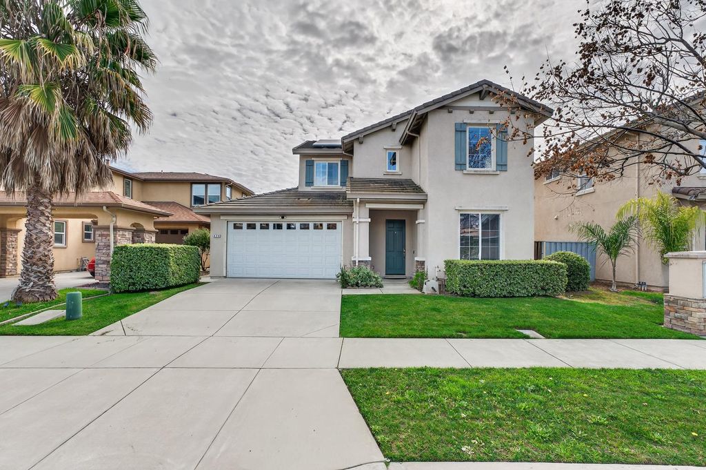 628 Pioneer Ave, Lathrop, CA 95330