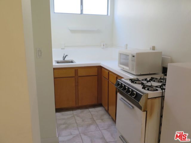 12492 GILMORE Avenue 1, Los Angeles, CA 90066