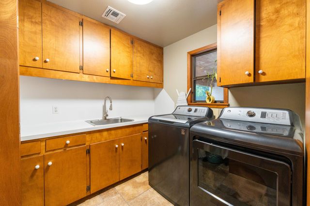 2210 Rita Street, El Campo, TX 77437