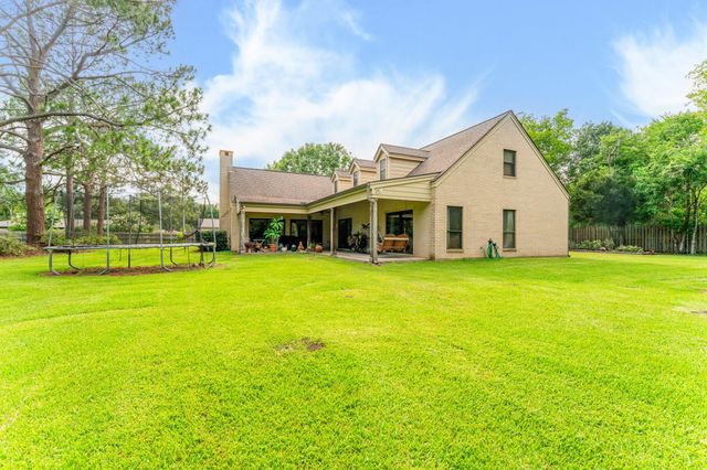 2210 Rita Street, El Campo, TX 77437