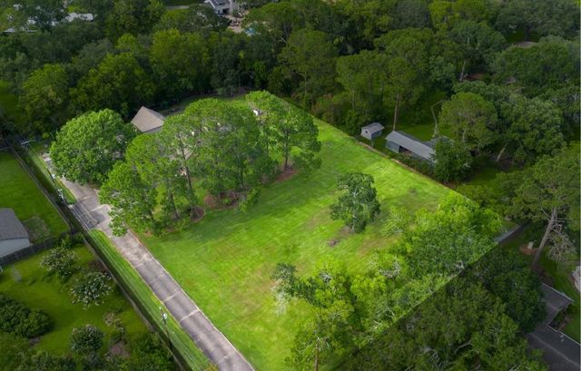 2210 Rita Street, El Campo, TX 77437