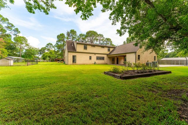 2210 Rita Street, El Campo, TX 77437