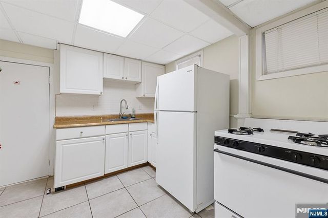 774 8th Street, Secaucus, NJ 07094