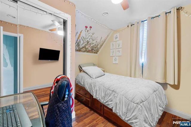 774 8th Street, Secaucus, NJ 07094