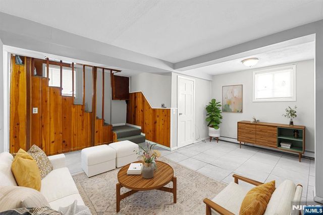 774 8th Street, Secaucus, NJ 07094