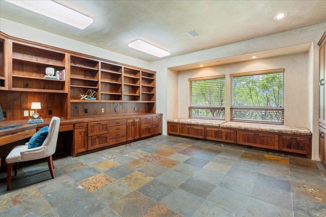 24736 Travis Lakeside CV, Spicewood, TX 78669