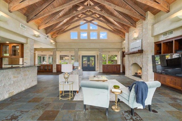 24736 Travis Lakeside CV, Spicewood, TX 78669