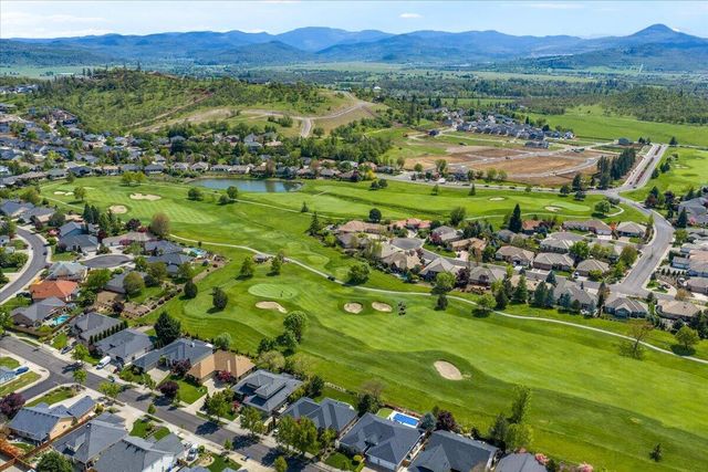 162 Bellerive Drive, Eagle Point, OR 97524