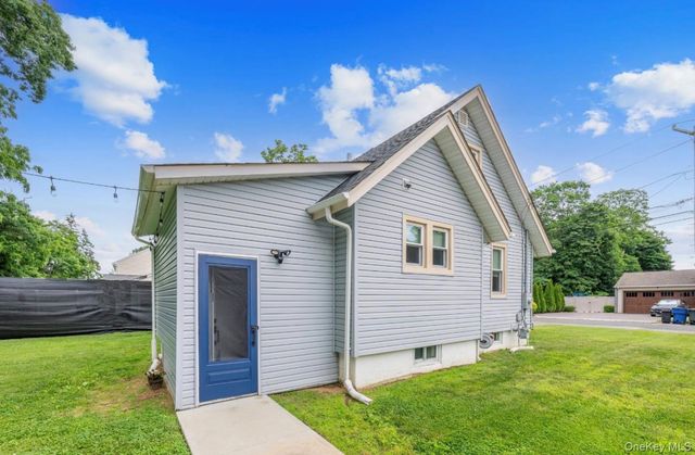 8 Rosewood Avenue, Amityville, NY 11701