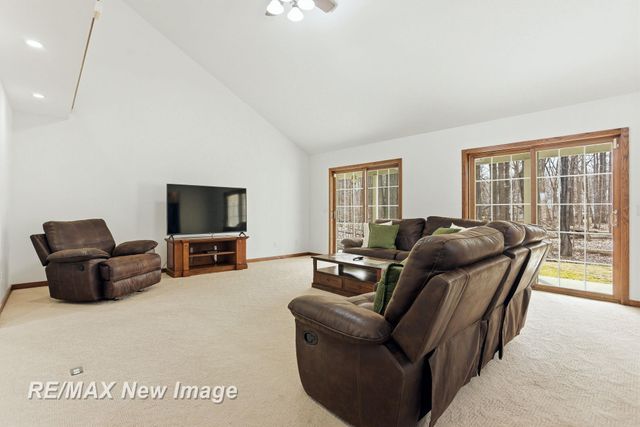 12471 Northern Woods Circle, Tittabawassee Twp, MI 48623