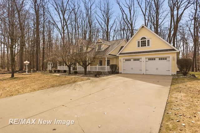 12471 Northern Woods Circle, Tittabawassee Twp, MI 48623