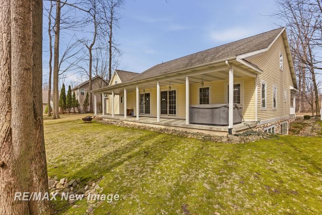 12471 Northern Woods Circle, Tittabawassee Twp, MI 48623