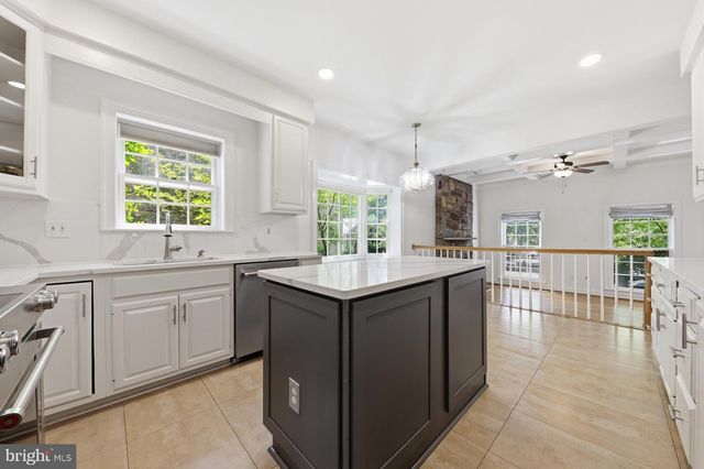 8904 BARROWGATE CT, Potomac, MD 20854