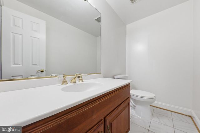 8904 BARROWGATE CT, Potomac, MD 20854