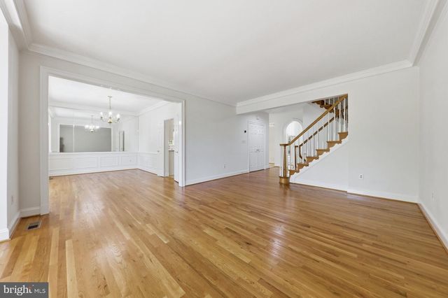 8904 BARROWGATE CT, Potomac, MD 20854