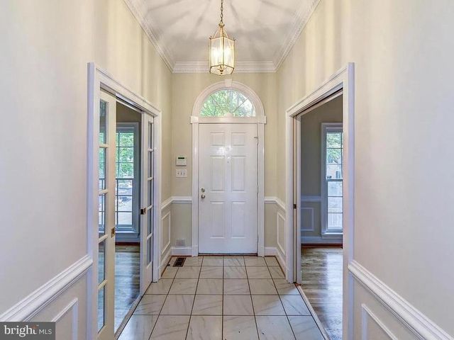 8904 BARROWGATE CT, Potomac, MD 20854