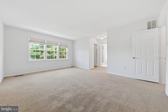 8904 BARROWGATE CT, Potomac, MD 20854