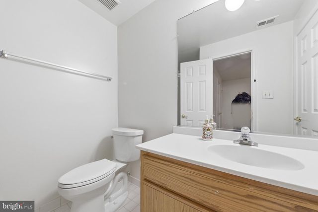 8904 BARROWGATE CT, Potomac, MD 20854