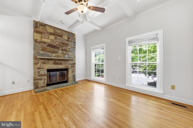 8904 BARROWGATE CT, Potomac, MD 20854