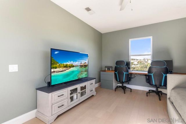 310 Highland Oaks, Fallbrook, CA 92028