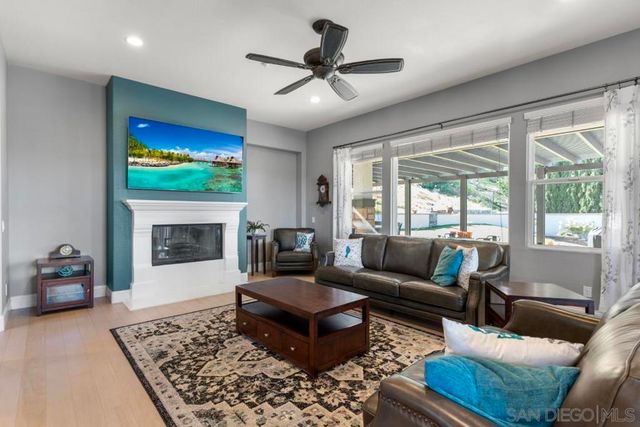 310 Highland Oaks, Fallbrook, CA 92028