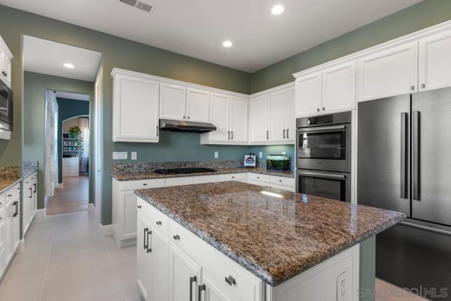 310 Highland Oaks, Fallbrook, CA 92028