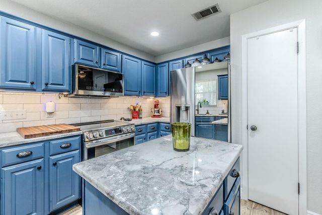 2610 Silver Valley LN, Georgetown, TX 78626