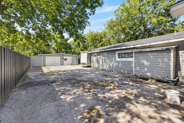 3108 Bideker Avenue, Fort Worth, TX 76105