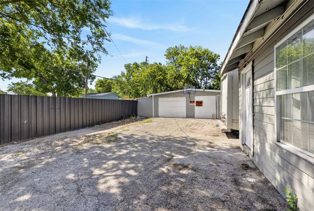 3108 Bideker Avenue, Fort Worth, TX 76105