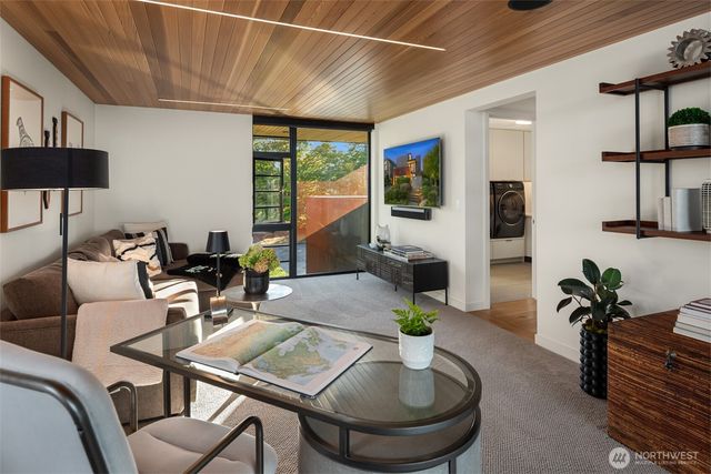 1502 Palm Avenue SW, Seattle, WA 98116