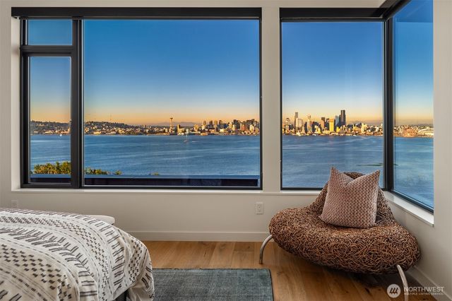 1502 Palm Avenue SW, Seattle, WA 98116
