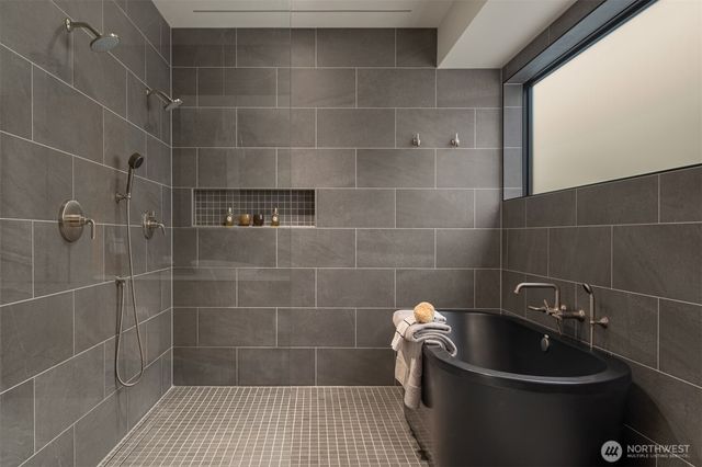 1502 Palm Avenue SW, Seattle, WA 98116
