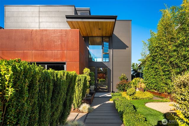 1502 Palm Avenue SW, Seattle, WA 98116