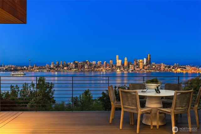 1502 Palm Avenue SW, Seattle, WA 98116