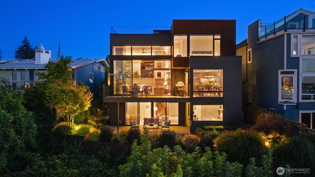 1502 Palm Avenue SW, Seattle, WA 98116