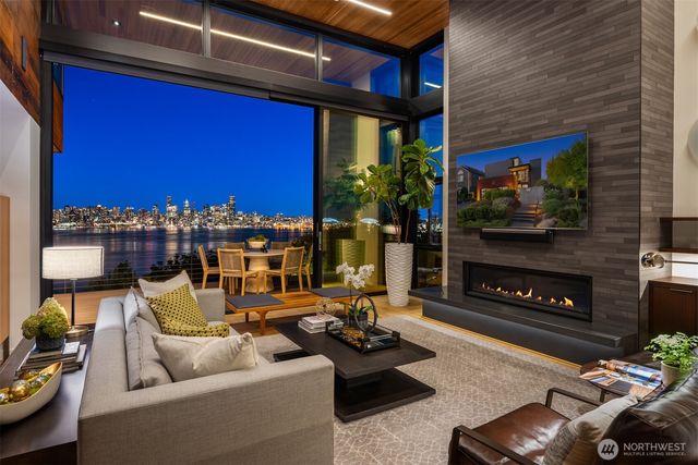1502 Palm Avenue SW, Seattle, WA 98116