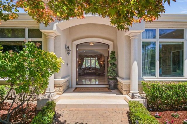 15863 Mina Way, Saratoga, CA 95070