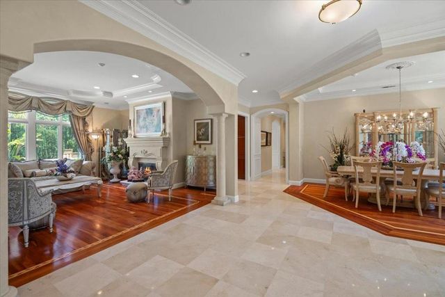 15863 Mina Way, Saratoga, CA 95070