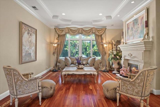 15863 Mina Way, Saratoga, CA 95070