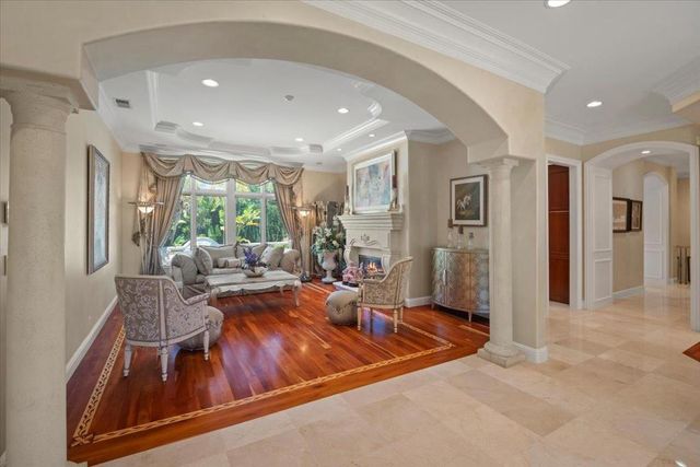 15863 Mina Way, Saratoga, CA 95070