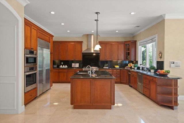 15863 Mina Way, Saratoga, CA 95070