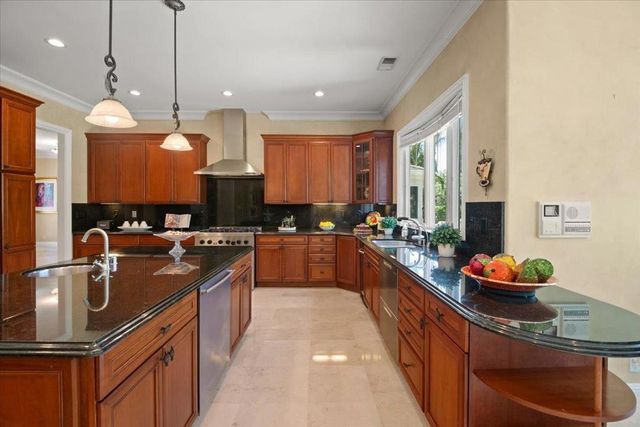 15863 Mina Way, Saratoga, CA 95070