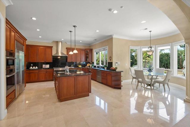 15863 Mina Way, Saratoga, CA 95070