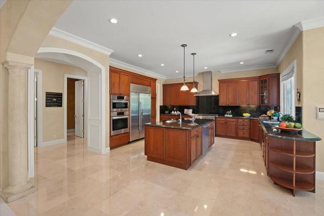 15863 Mina Way, Saratoga, CA 95070