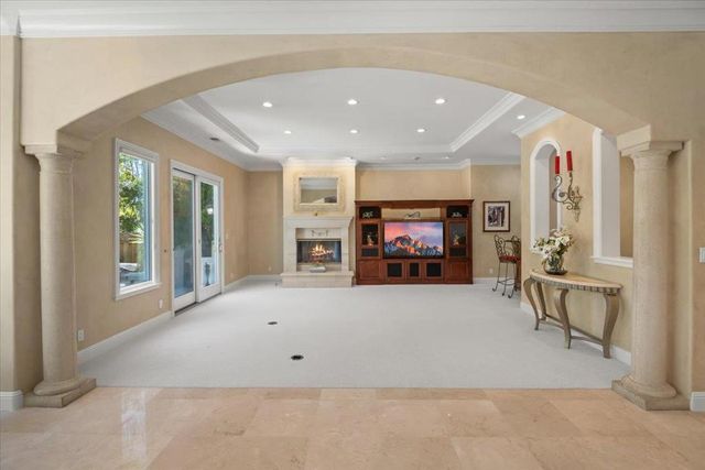 15863 Mina Way, Saratoga, CA 95070