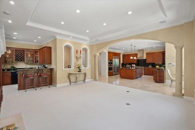 15863 Mina Way, Saratoga, CA 95070