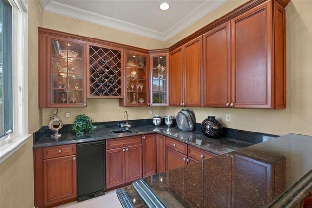 15863 Mina Way, Saratoga, CA 95070